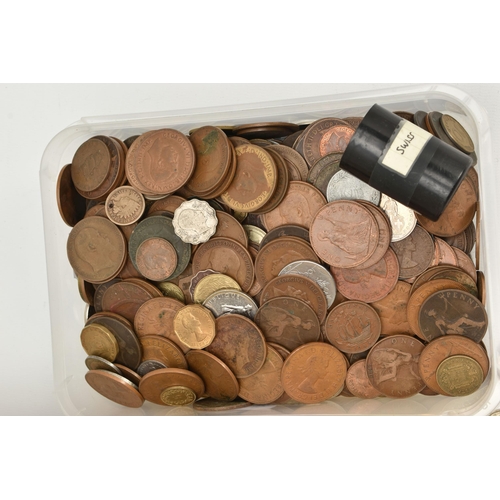 156 - A BOX OF ASSORTED COINS AND WATCHES, to include a 1816 shilling George III, a crown and a double Flo... 