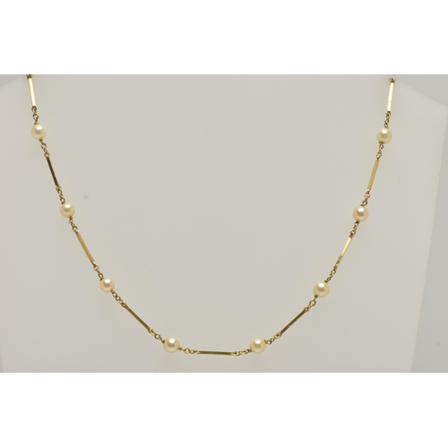 82 - A 9CT GOLD CULTURED PEARL NECKLACE, designed with alternating cultured cream pearls, each measuring ... 