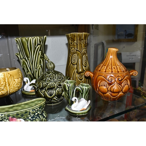 568 - A COLLECTION OF HORNSEA FAUNA AND SYLVAC POTTERY, ETC, including Sadler face pots for Celery, Onions... 