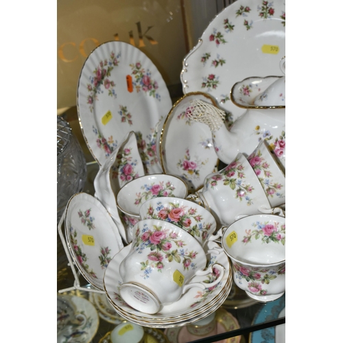 570 - A COLLECTION OF ROYAL ALBERT TEA AND DINNER ITEMS, VARIOUS PATTERNS, including six Moss Rose pattern... 