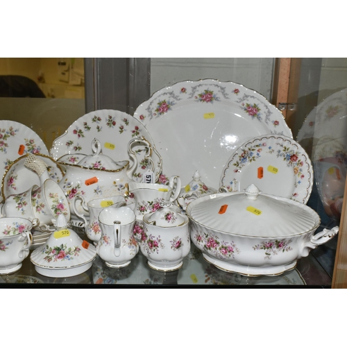 570 - A COLLECTION OF ROYAL ALBERT TEA AND DINNER ITEMS, VARIOUS PATTERNS, including six Moss Rose pattern... 