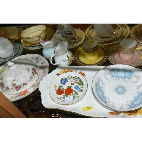 571 - A QUANTITY OF AYNSLEY GIFTWARE, TABLEWARE, ODD TEA WARES, ETC, including two early 20th century coff... 