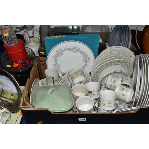 369 - TWO BOXES AND LOOSE CERAMICS AND GLASS WARES, to include a Le Creuset 'Poterie' deep rectangular dis... 