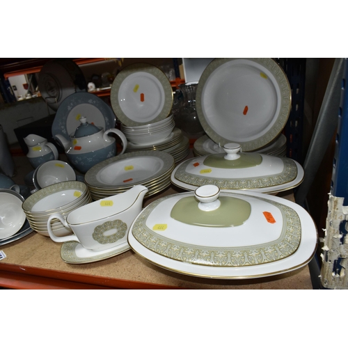 464 - A ROYAL DOULTON 'SONNET' PATTERN DINNER SET, TOGETHER WITH A ROYAL DOULTON 'REFLECTION' PATTERN TEA ... 