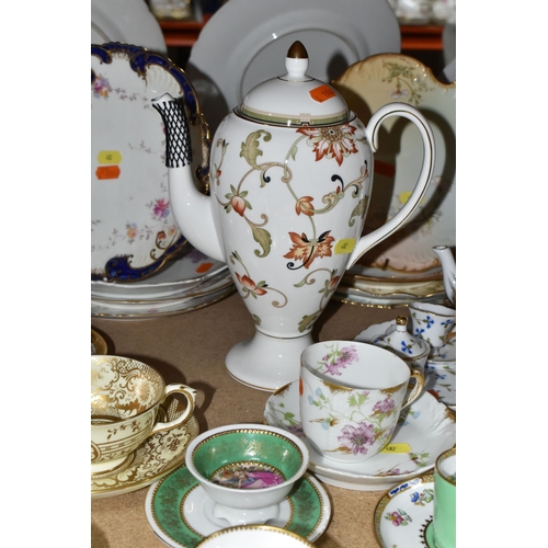 482 - A COLLECTION OF TEA AND COFFEE WARES ETC, to include Spode Copelands china Coffee can and saucer wit... 