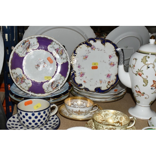 482 - A COLLECTION OF TEA AND COFFEE WARES ETC, to include Spode Copelands china Coffee can and saucer wit... 