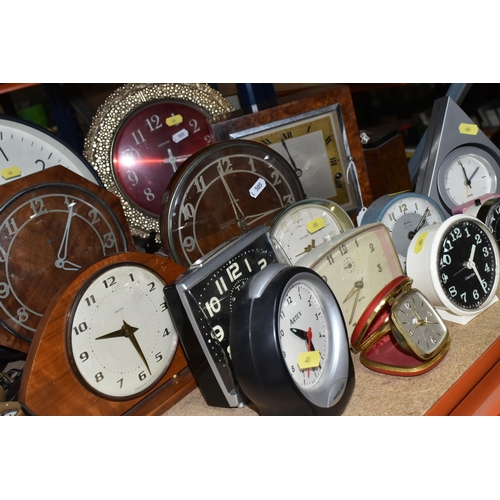 485 - SEVENTEEN WALL AND MANTLE CLOCKS ETC, to include an art deco Westminster chiming mantle clock in nee... 