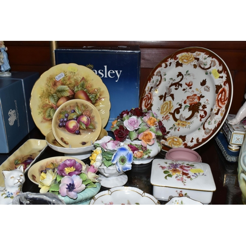 503 - A GROUP OF AYNSLEY 'ORCHARD GOLD' DESIGN AND ROYAL CROWN DERBY 'DERBY POSIES' GIFTWARE, comprising a... 