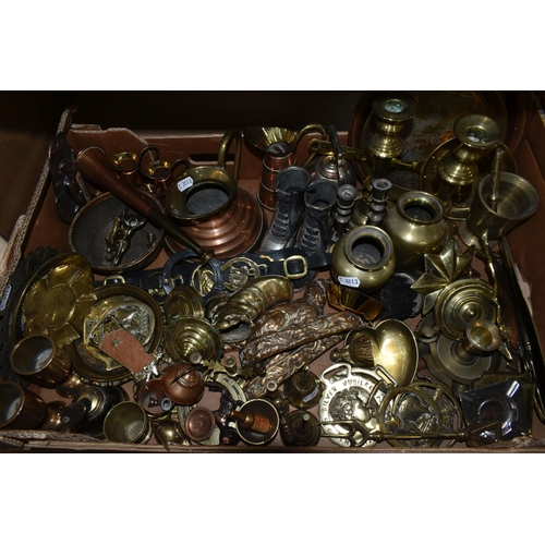 520 - TWO BOXES AND LOOSE METAL WARES, to include a copper kettle, a copper bowl with remnants of silver p... 