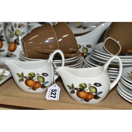 527 - A MIDWINTER POTTERY 'ORANGES AND LEMONS' DINNER SERVICE, a large quantity of approximately one hundr... 