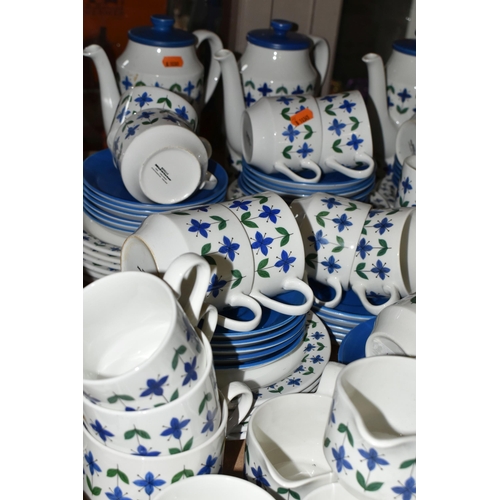 528 - A MIDWINTER POTTERY 'ROSELLE' DINNER SERVICE, a large quantity of approximately one hundred and fift... 