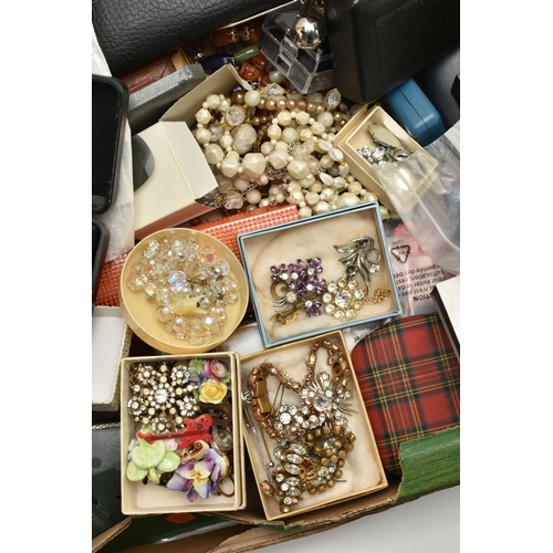 178 - A BOX OF ASSORTED ITEMS, to include a selection of grouse feet, assorted costume jewellery, cufflink... 