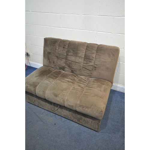 1309 - A BROWN UPHOLSTERED BED SETTEE