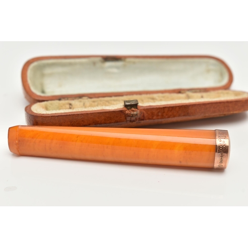 99 - AN AMBER AND 9CT GOLD CHEROOT, hallmarked 9ct gold London, together with case, (condition report: ge... 