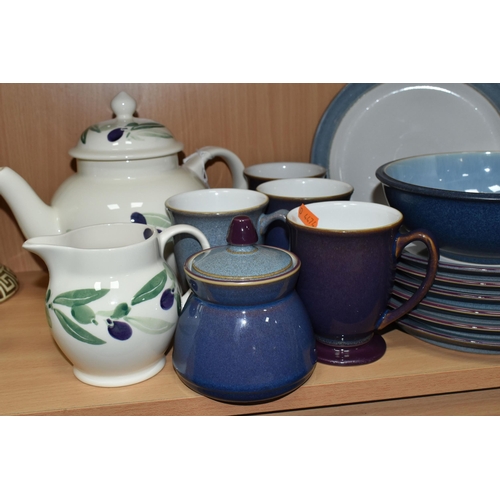 400 - AN EMMA BRIDGEWATER TEAPOT AND CREAM JUG, WITH DENBY DINNER WARES, comprising Emma Bridgewater piece... 