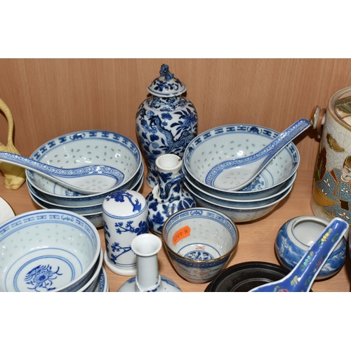 413 - A SMALL QUANTITY OF 19TH AND 20TH CENTURY CHINESE AND JAPANESE PORCELAIN, POTTERY AND CLOISONNE, inc... 