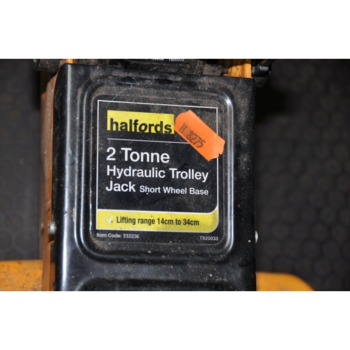 1054 - A HALFORDS TWO TONNE HYDROLIC TROLLEY JACK, with handle (condition: mechanism working, handle presen... 