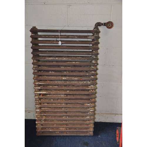 1065 - A VINTAGE CAST IRON RADIATOR, length 138cm x height 84cm (condition: in need of a clean, very heavy ... 