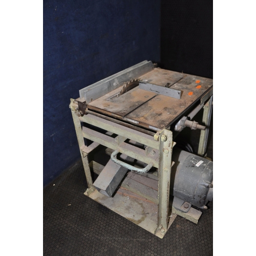 1072 - AN UNBRANDED BELT DRIVEN TABLE SAW, and stand (condition: untested due to uninsulated cable, signs o... 