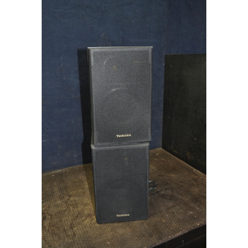 1084 - A PAIR OF TECHNICS SB-F900 SPEAKERS (working order)