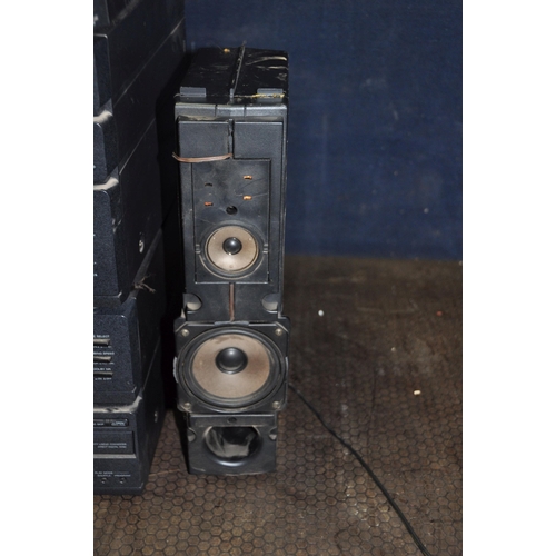 1086 - A SONY LBT-D159 HI FI with a pair of speakers (unbranded) (PAT pass and working but tape players don... 