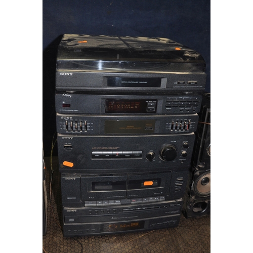 1086 - A SONY LBT-D159 HI FI with a pair of speakers (unbranded) (PAT pass and working but tape players don... 