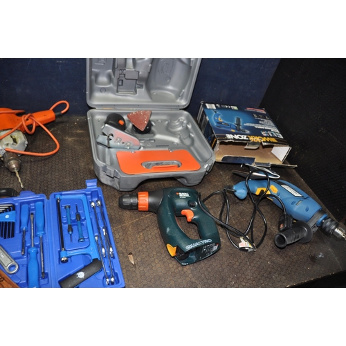 1099 - A COLLECTION OF HAND AND POWER TOOLS including a Workzone Hammer Drill (PAT pass and working), a Bla... 