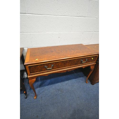 1298 - A MAHOGANY FOLD OVER CARD TABLE, a walnut dynatron Gramophone case, and a vintage Gramophone, with a... 