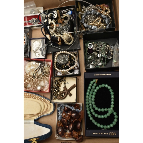 17 - A BOX OF ASSORTED COSTUME JEWELLERY AND ITEMS, to include a boxed imitation pearl necklace, an avent... 