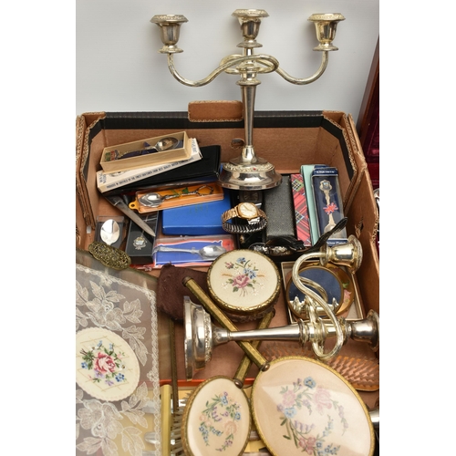 18 - A BOX OF ASSORTED ITEMS, to include a wooden canteen, encasing a selection of kings pattern cutlery,... 