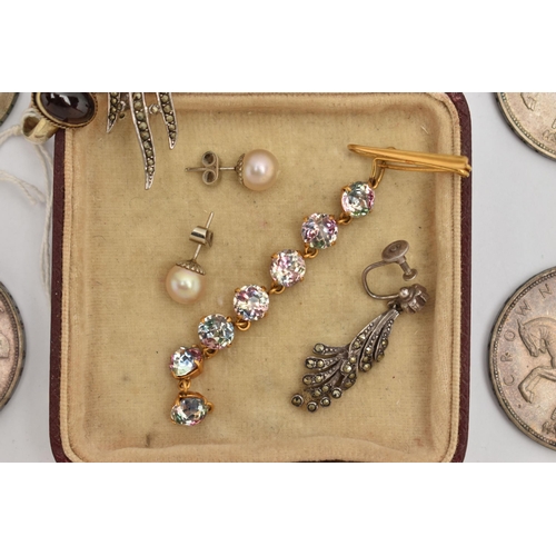 90 - SIX CROWNS AND ASSORTED JEWELLERY, four 1935 coins, one 1951 and one 1953, together with a small sel... 