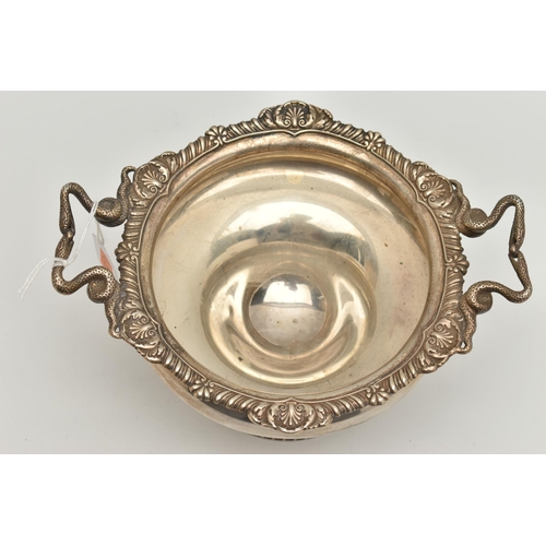 120 - AN EARLY 20TH CENTURY SILVER 'MAPPIN & WEBB' BOWL, raised bowl, on a round base, gadrooned rim with ... 