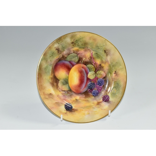 368 - A ROYAL WORCESTER CABINET PLATE BY HARRY AYRTON, painted with plums and blackberries in a naturalist... 