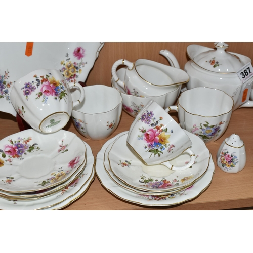 387 - A QUANTITY OF ROYAL CROWN DERBY 'DERBY POSIES' PATTERN TEA WARES, ETC, comprising, two bread and but... 