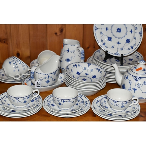 393 - MASON'S DENMARK PATTERN DINNERWARE, comprising a teapot, milk jug, sugar bowl, six dinner plates, si... 