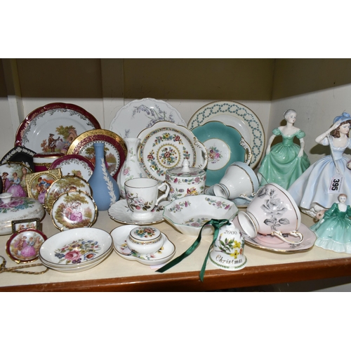 395 - A GROUP OF CERAMICS, to include four Coalport figurines: Ladies of Fashion - Christina and Henrietta... 