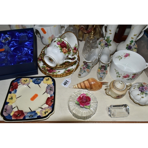 401 - A GROUP OF CERAMICS, GLASS WARES AND SUNDRY ITEMS, to include two Royal Albert Old Country Roses tri... 