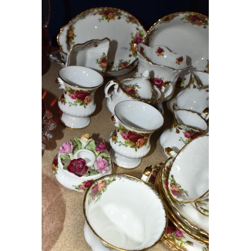 411 - A QUANTITY OF ROYAL ALBERT 'OLD COUNTRY ROSES' PATTERN DINNER AND TEAWARE, comprising six dinner pla... 