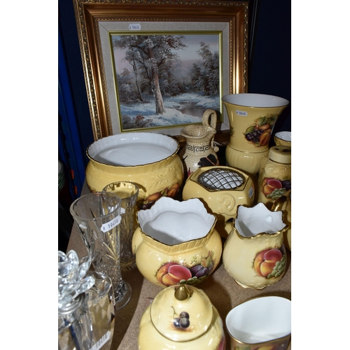 414 - A COLLECTION OF AYNSLEY 'ORCHARD GOLD' PATTERN GIFTWARE, comprising a preserve pot, ginger jar, tea ... 