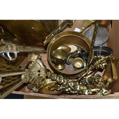 444 - A BOX AND LOOSE METAL WARES ETC, to include a copper jardiniere, horse brasses, brass ornaments, wal... 