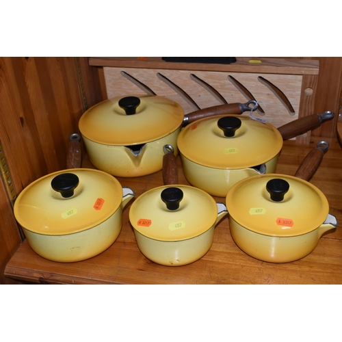 457 - A COLLECTION OF LIDDED LE CREUSET SAUCEPANS IN 'SOLEIL YELLOW', five graduated lidded saucepans, com... 