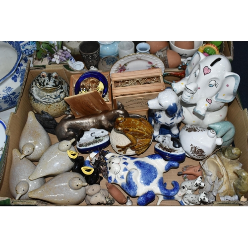 557 - TWO BOXES OF CERAMICS, to include a blue and white hand painted Turkish charger, blue and white 'Wil... 