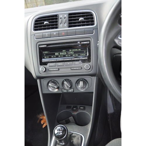 1001 - A 2013 VOLKSWAGEN POLO 1.4 FIVE DOOR HATCHBACK CAR, REGISTRATION NO- FG63 WYJ, in silver grey with a... 