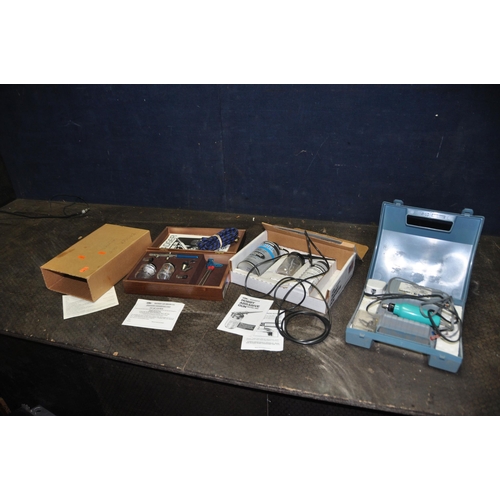 1078 - A BOXED BADGER MODEL 150 AIRBRUSH in wooden case with accessories, a Badger Hobby Abrasive gun with ... 