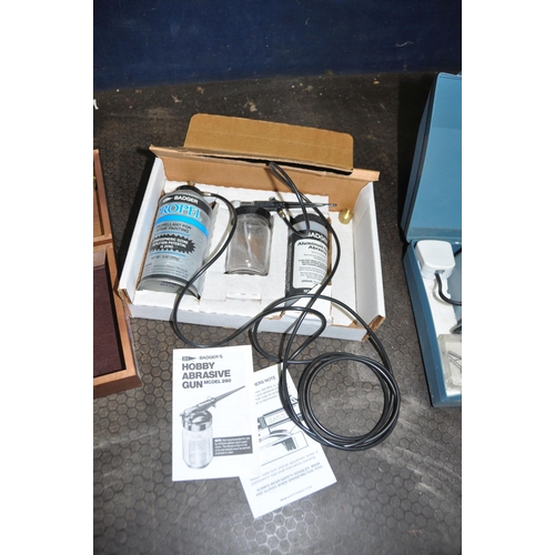 1078 - A BOXED BADGER MODEL 150 AIRBRUSH in wooden case with accessories, a Badger Hobby Abrasive gun with ... 