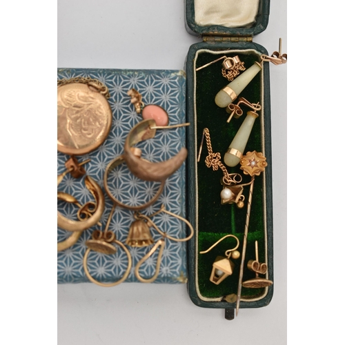 50 - AN ASSORTMENT OF YELLOW METAL JEWELLERY, to include two cased stick pins, fitted with base metal pin... 