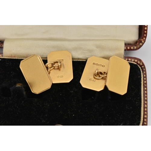 61 - A PAIR OF 18CT GOLD CUFFLINKS, rectangular cufflinks with engine turned pattern, fitted with chain l... 