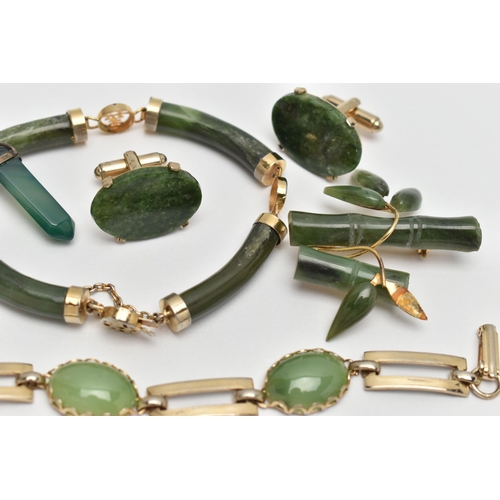 71 - AN ASSORTMENT OF HARD STONE JEWELLERY, to include a nephrite jade bracelet, brooch, pendant and brac... 