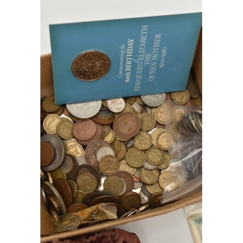 121 - A CARDBOARD BOX CONTAINING MIXED WORLD COINAGE TO INCLUDE, a 2012 I.R.B. designed Five Pound coin, a... 