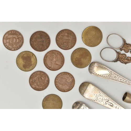 94 - AN ASSORTMENT OF SILVER AND OTHER ITEMS, to include a silver floral engraved butter knife, hallmarke... 